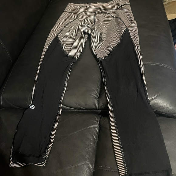 Lululemon size 4  Striped Black and White crops - Picture 7 of 7
